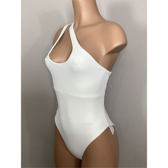 New. L*SPACE cream swimsuit. Size 8. $169 - Picture 6 of 10